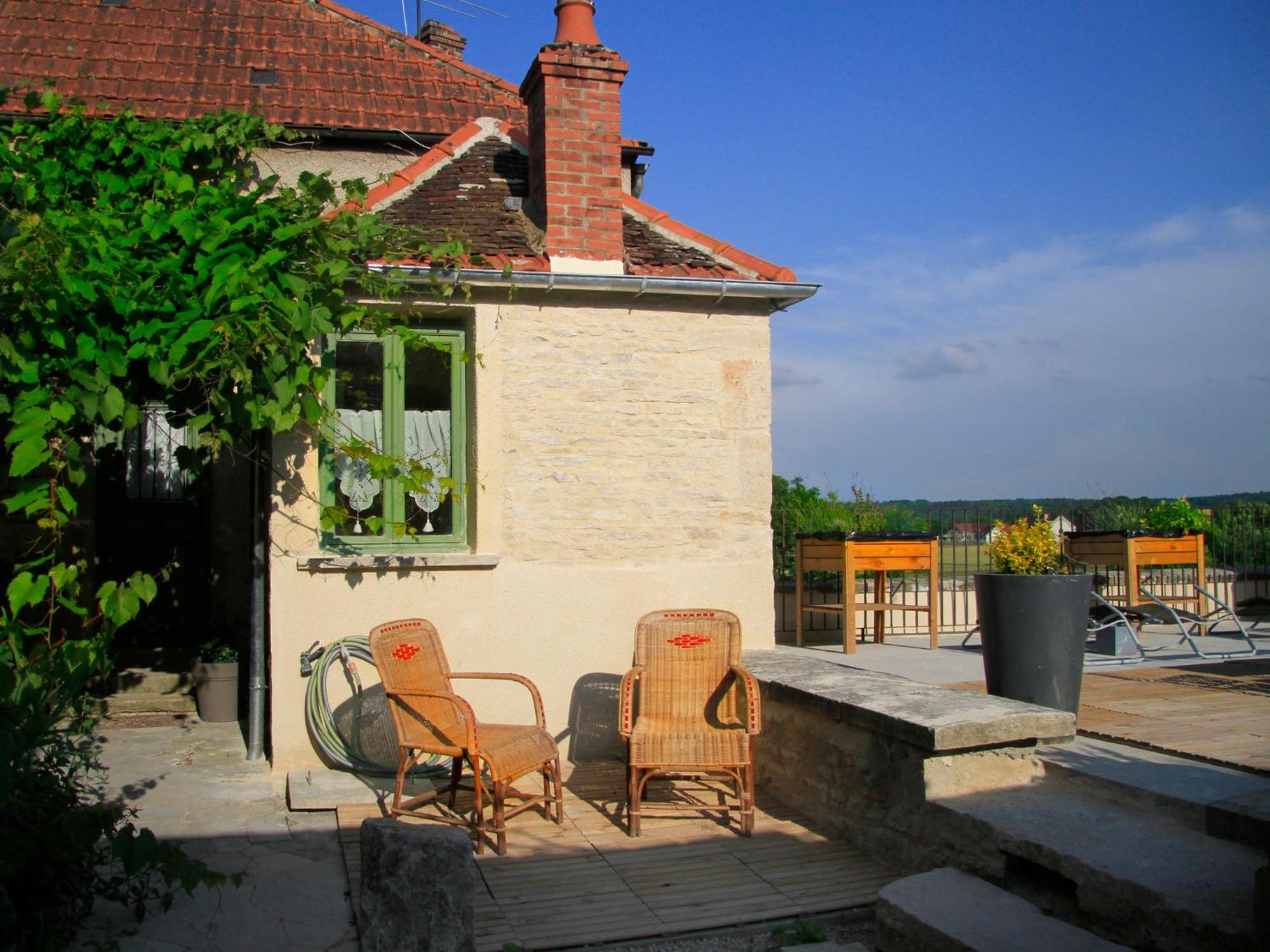 Cote-Serein La Privilege De La Tour Madame Noyers-sur-Serein Exterior foto